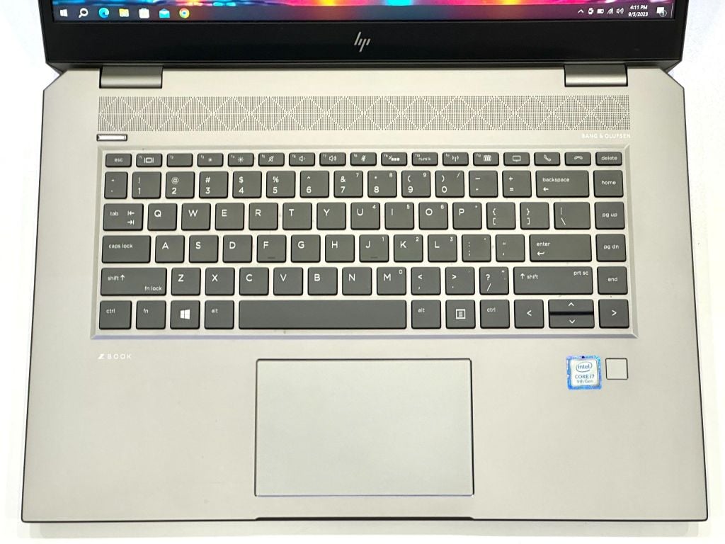 HP Zbook Studio 15 G5 i7 16GB 512GB P1000 4GB 99%