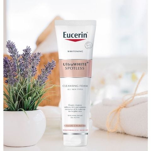 Sữa Rửa Mặt Eucerin Làm Sáng Da, Giảm Đốm Nâu 150ml UltraWHITE+ SPOTLESS Cleansing Foam