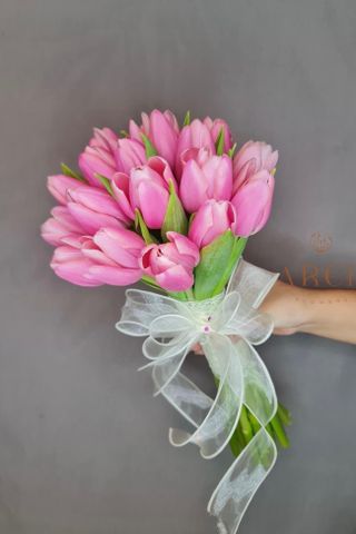 Hoa Cưới Tulip Hồng Hiện Đại A0196