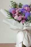Bó Hoa Tặng Sinh Nhật - Chúc Mừng Tông Tím Hiện Đại BH043