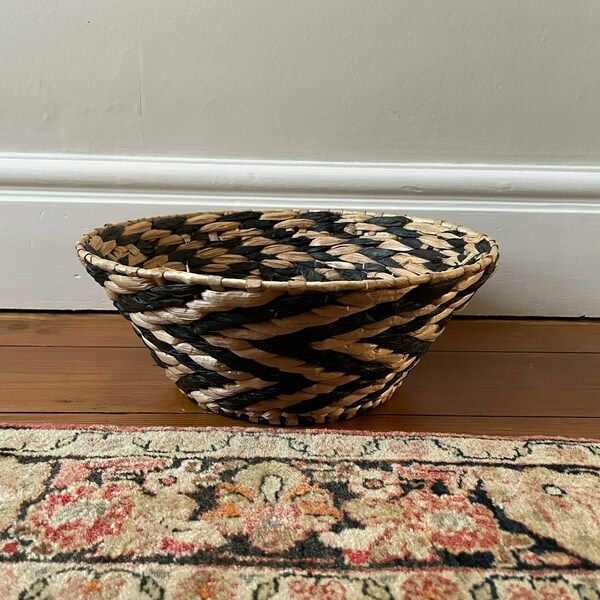  Lafos HandiCraft- Water Hyacinth Basket 