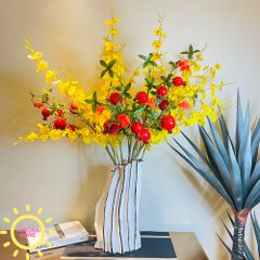 Bình hoa lan vũ nữ cắm sẵn cao cấp phối quả lựu