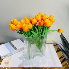 Bình hoa tulip Vania Lily