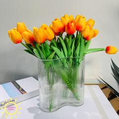 Bình hoa tulip Vania Lily