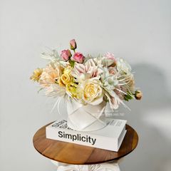 Bình hoa lụa cao cấp Elizabeth Liz