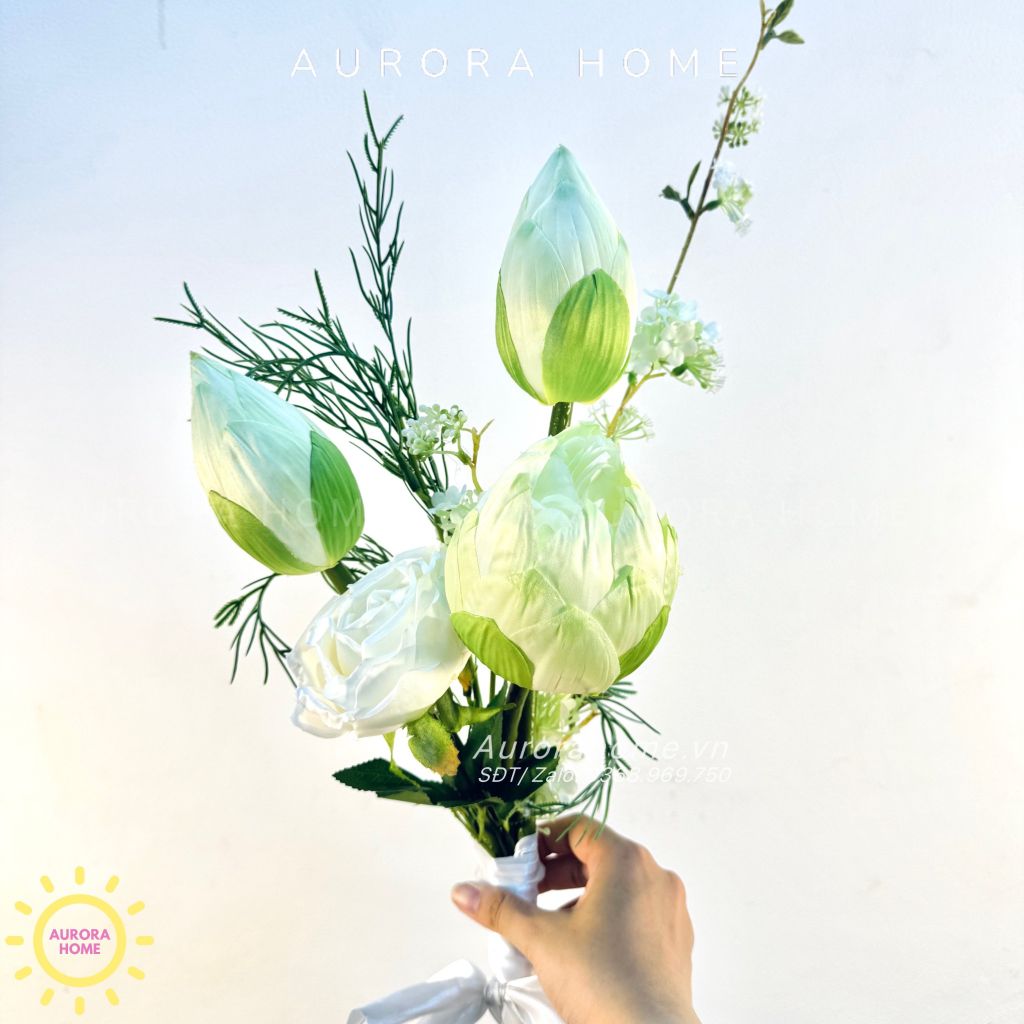 Bó hoa cưới lụa cầm tay sen trắng thuần khiết