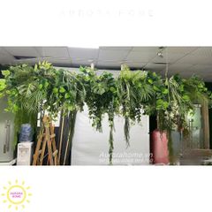 Dãy hoa giả rủ thả treo phòng livestream