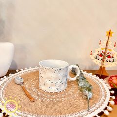 Cốc sứ chấm bi phong cách Hàn Quốc