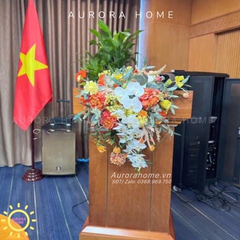 Hoa giả để bục phát biểu (Mẫu 7)