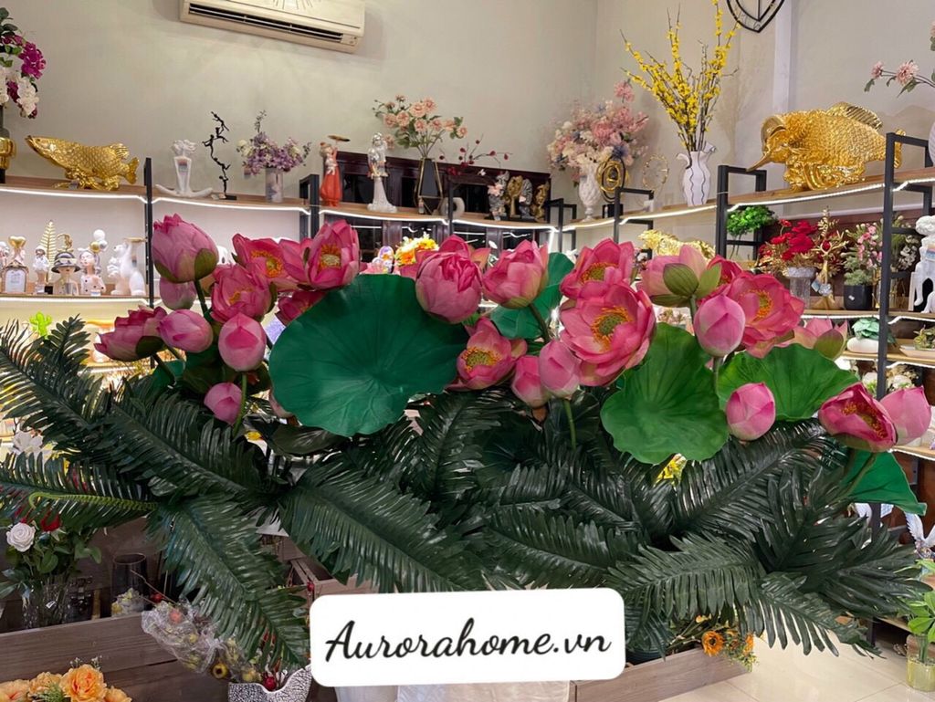 Hoa giả để bục Bác Hồ (cắm phối từ Hoa sen)