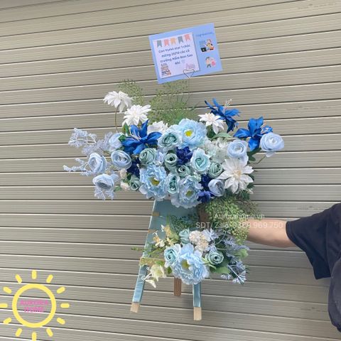 Kệ hoa lụa chúc mừng Aurora Spring Blue mini
