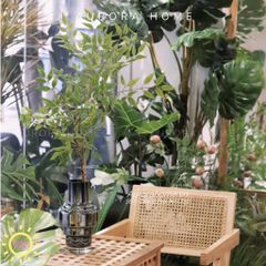 Tiểu cảnh cây giả trang trí cửa kính shop hoa