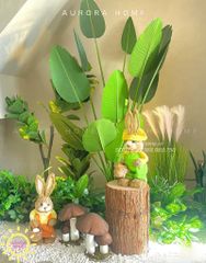 Tiểu cảnh cây giả trang trí chân cầu thang phong cách Tropical nhiệt đới