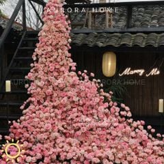 Cột hoa hồng giả trang trí quán cafe ấn tượng