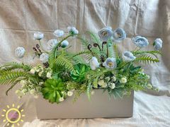 Bồn hoa giả hồng trà mận phối sen đá nhẹ nhàng