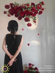 Tiểu cảnh hoa hồng trang trí tường lãng mạn