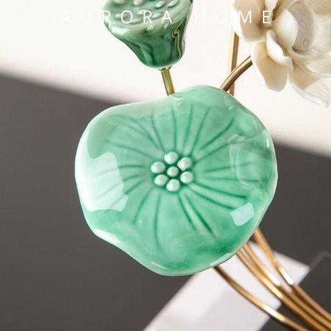 Tượng đài liên sen trang trí