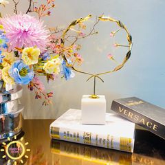 Tượng decor vòng hoa chân đá cẩm thạch cao cấp