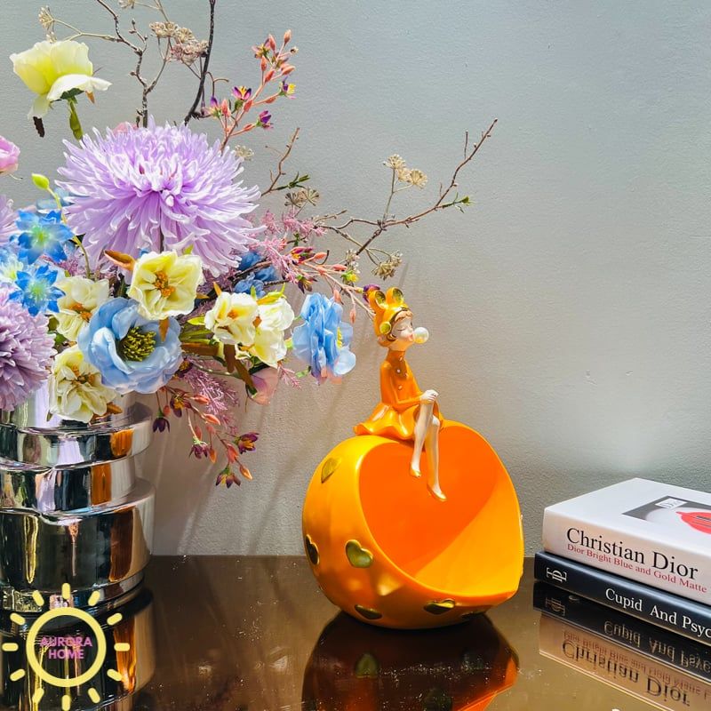 Tượng decor cô gái đựng khăn giấy, bánh kẹo cao cấp