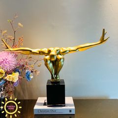 Tượng decor lực sĩ giang tay cao cấp