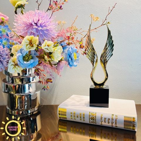 Tượng decor đôi cánh ánh kim cao cấp