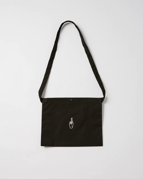 Musette Fingerscrossed