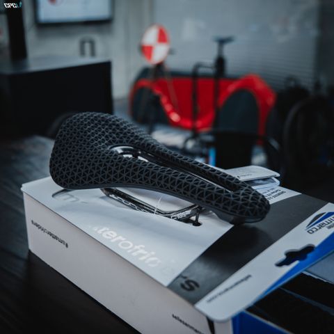 Yên Selle San Marco Shortfit 2.0 3D Carbon FX