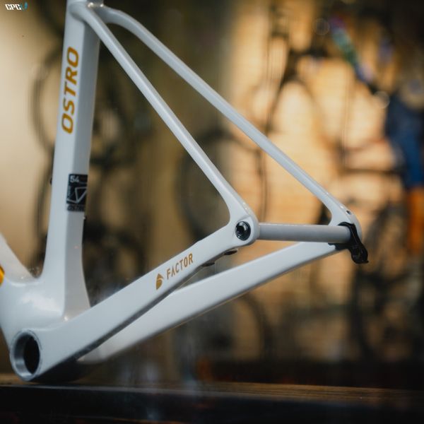 Frameset Factor OSTRO V.A.M Disc  White Gold (Premium Package Frame)