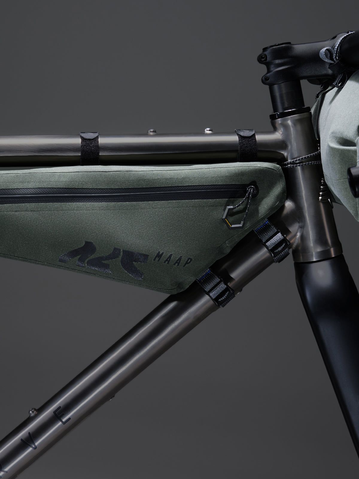 APIDURA RACING FRAME PACK 4L フレームバッグ Frame Bag - Racing Frame Pack | Apidura