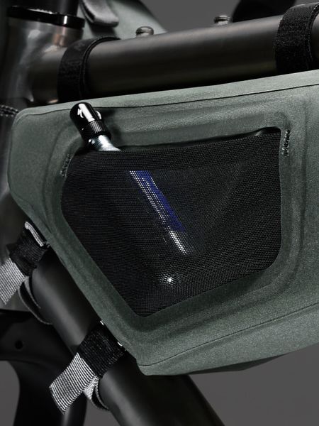 MAAP x Apidura Frame Pack 4L