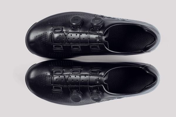 Giày Nimbl ULTIMATE Black Out