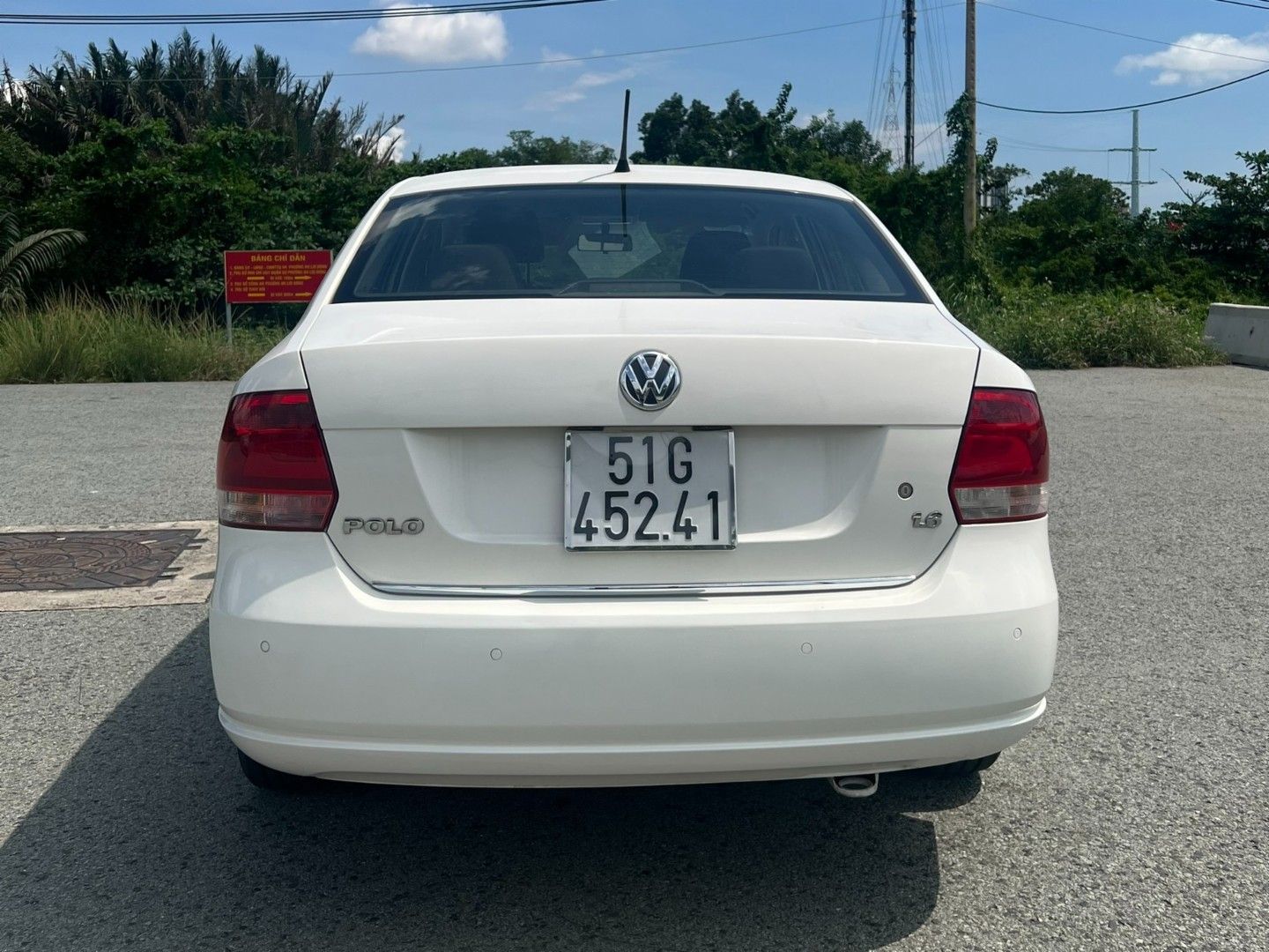  Volkswagen Polo Sedan 