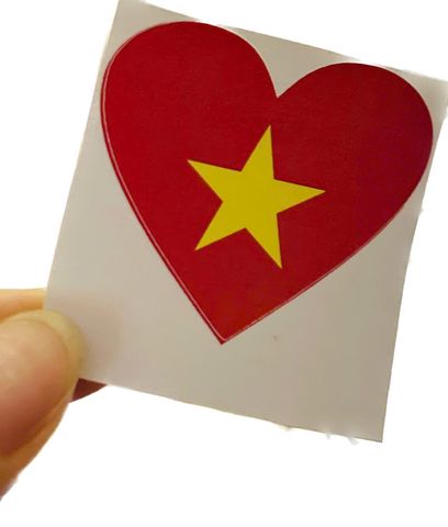  Sticker Cờ Việt Nam – Tự Hào Dân Tộc, Dán Là Nổi Bật 