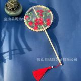  Quạt Hoa Thêu QT15 phong cách thanh lịch và duyên dáng 