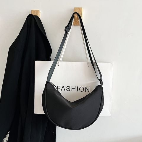  ⭐ Túi Đeo Vai Nửa Vầng Trăng 5001 – Phong Cách Tối Giản, Sang Xịn Cho Nàng Hiện Đại 