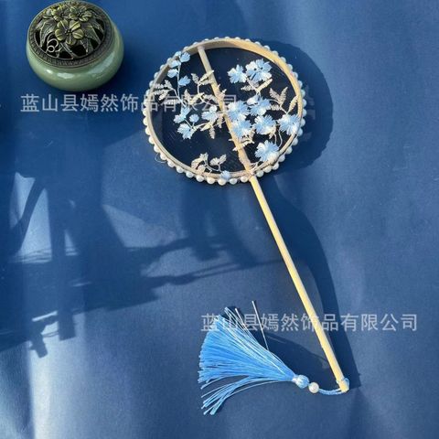  Quạt Hoa Thêu QT15 phong cách thanh lịch và duyên dáng 