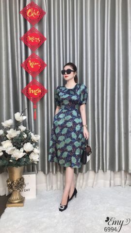 Váy Emy ra mắt bộ sưu tập mùa hè luxury trung niên tại Sài Gòn  Tạp chí  Starvn
