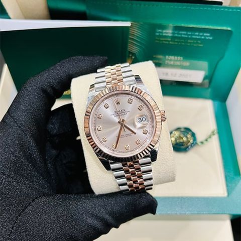  Đồng Hồ Rolex Datejust 41 126331 tia hồng Mặt Số Sundust - Cọc số Kim Cương 