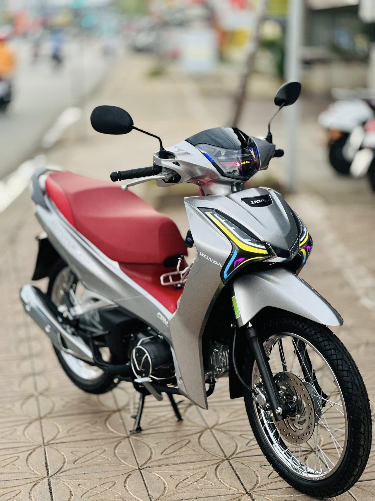 Future Bạc - Bánh Căm Yên Đỏ
