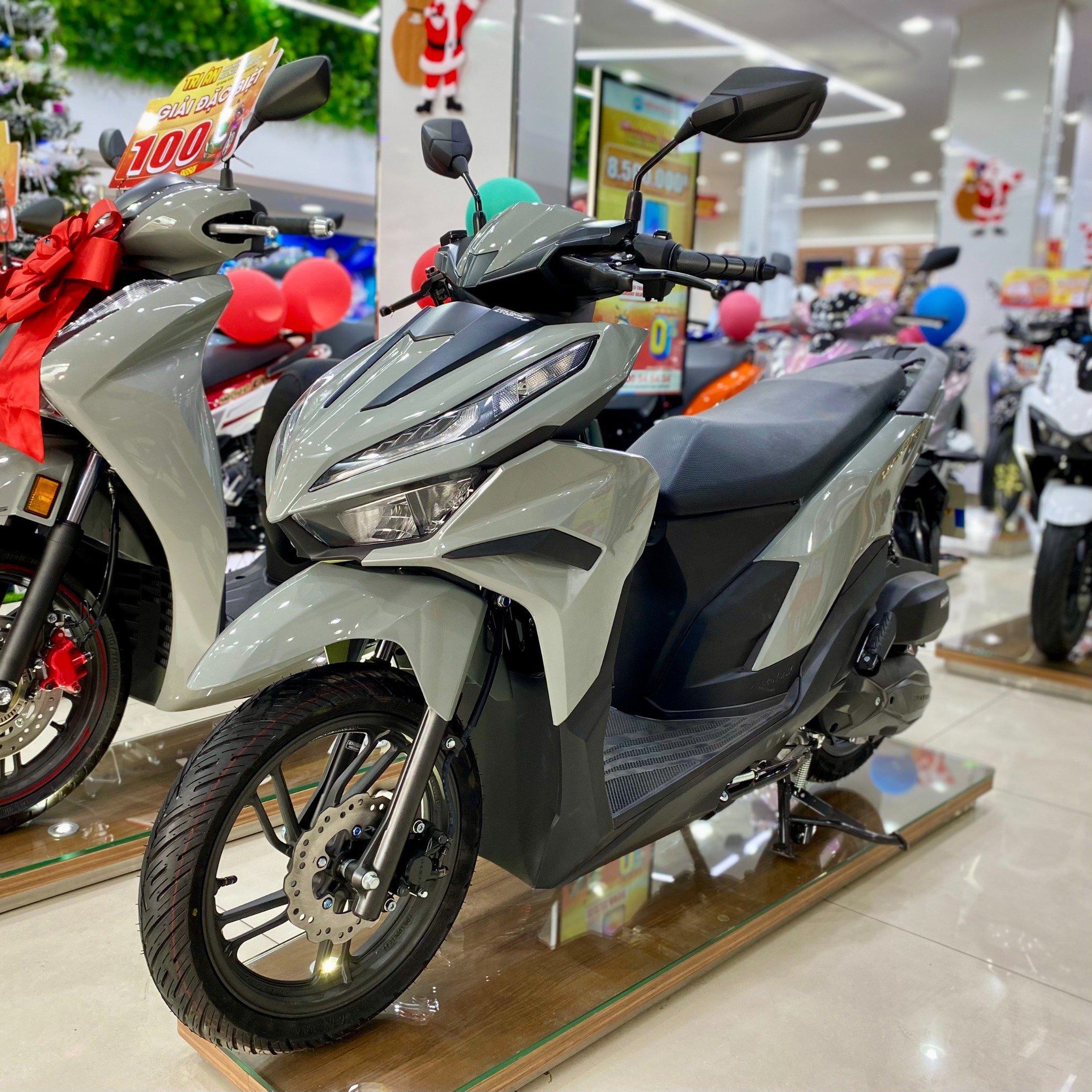 VARIO 125 XÁM XI MĂNG