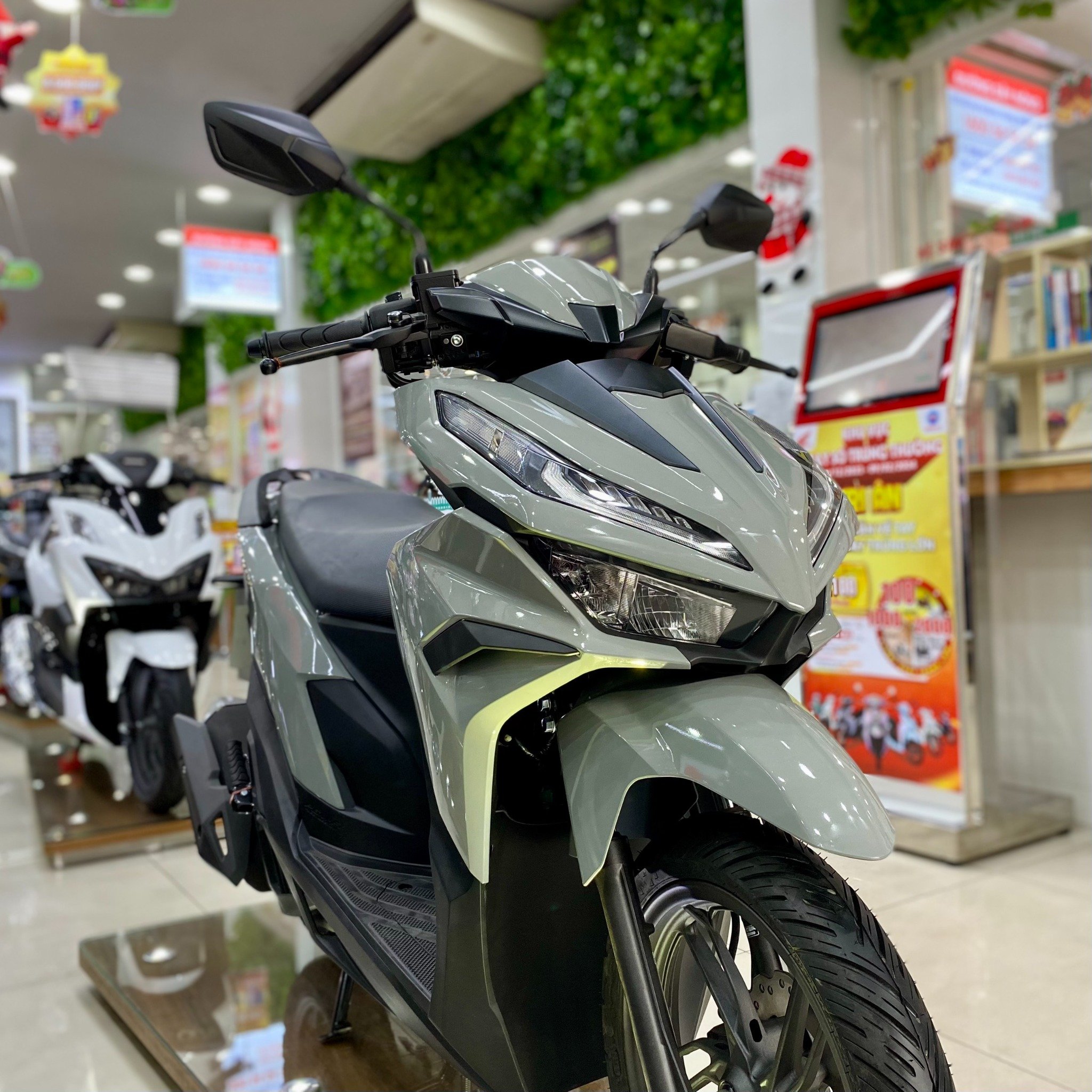 VARIO 125 XÁM XI MĂNG