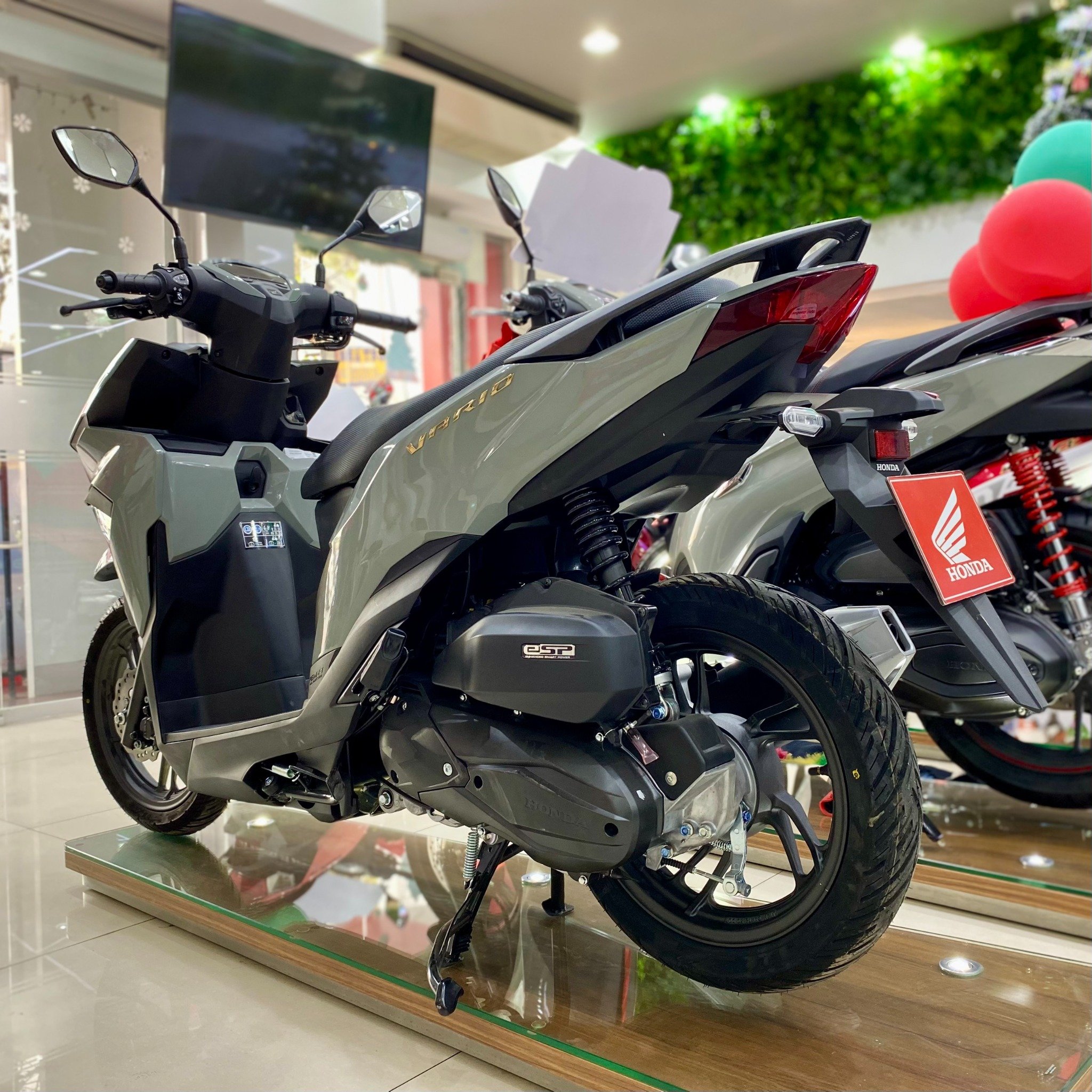 VARIO 125 XÁM XI MĂNG