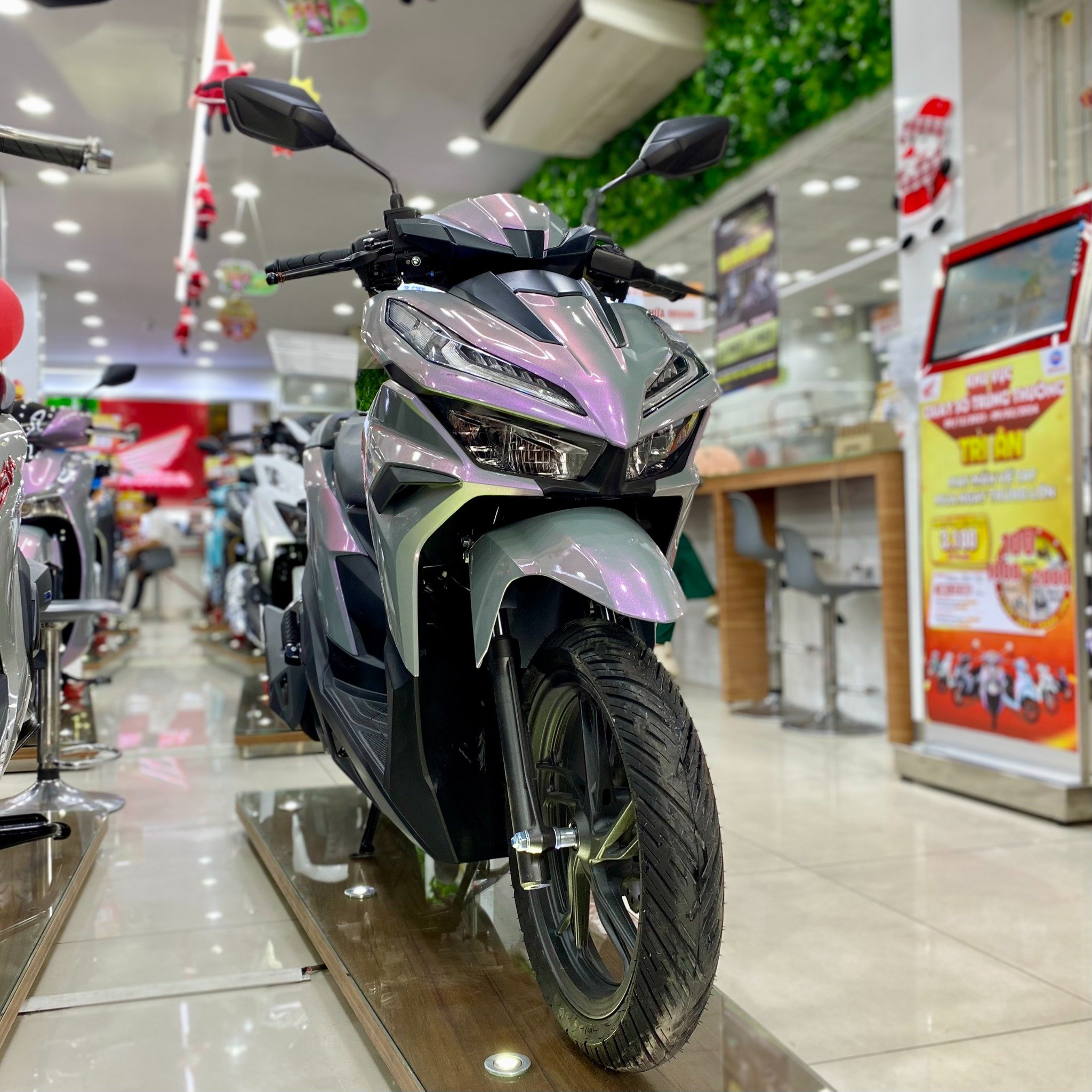 VARIO 125 TÍM CHUYỂN SẮC