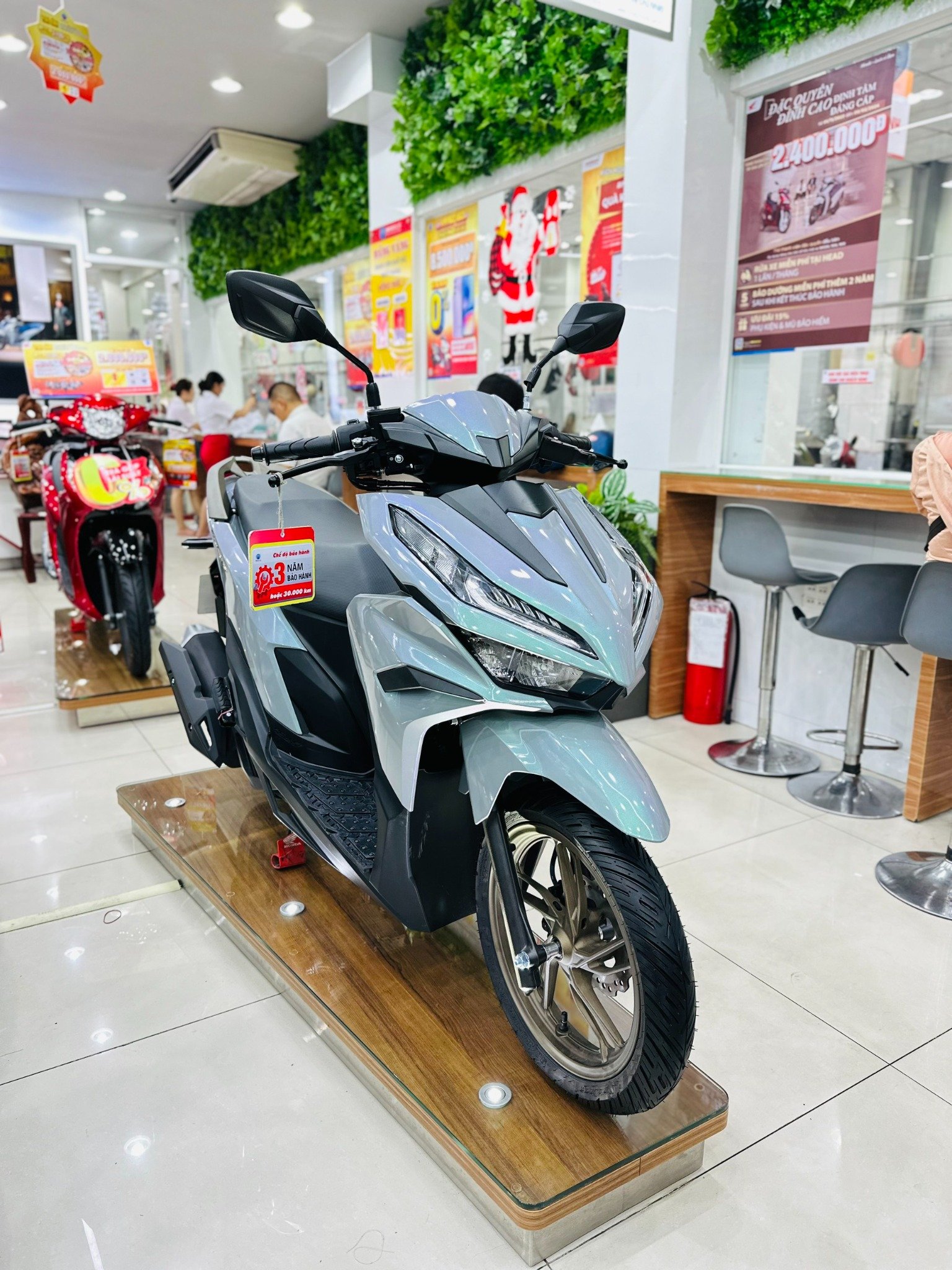 VARIO 125 XANH ÁNH TÍM