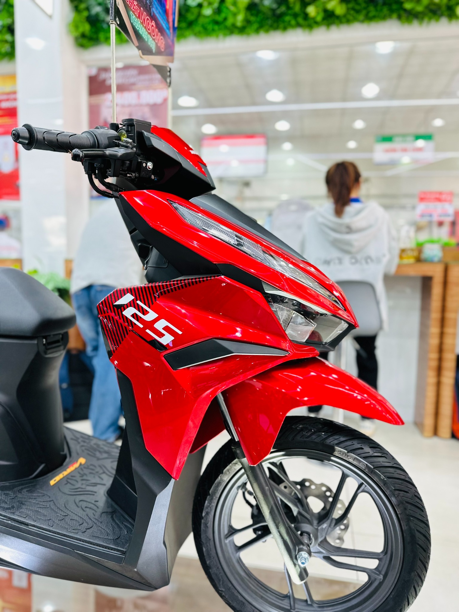 VARIO 125 ĐỎ ĐẤU TEM