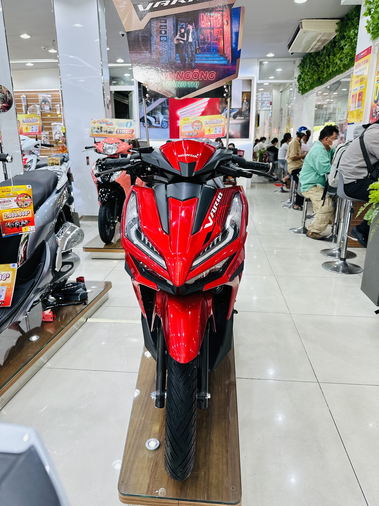 VARIO 125 ĐỎ ĐẤU TEM