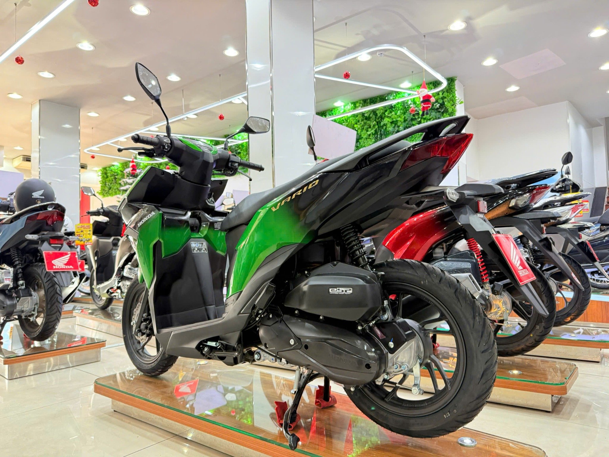 VARIO 125 XANH LOANG ĐEN