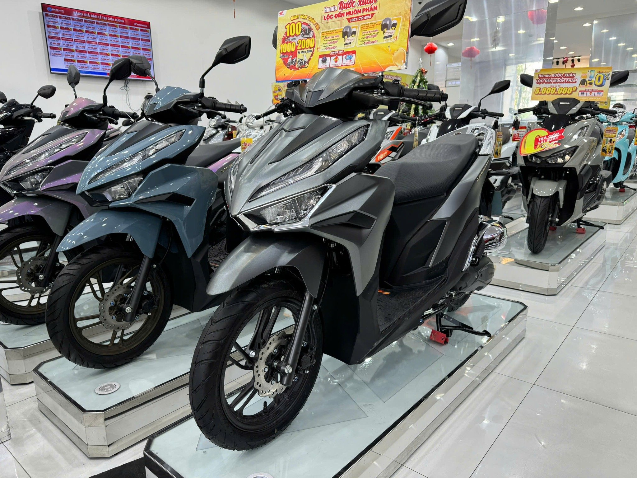 VARIO 125 XÁM ĐEN MỜ