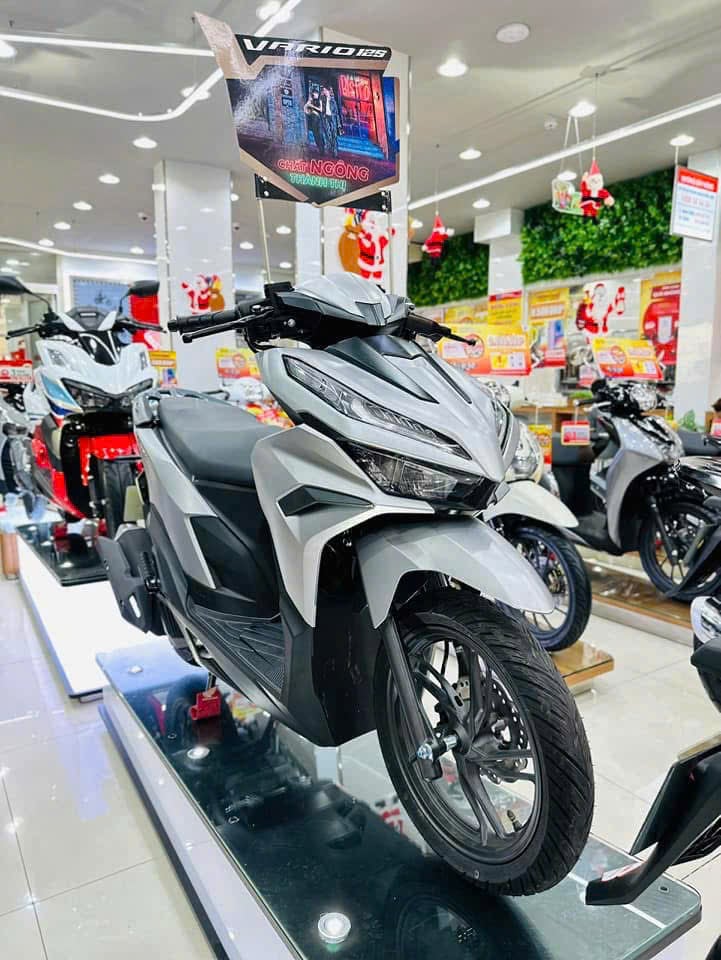 VARIO 125 BẠC