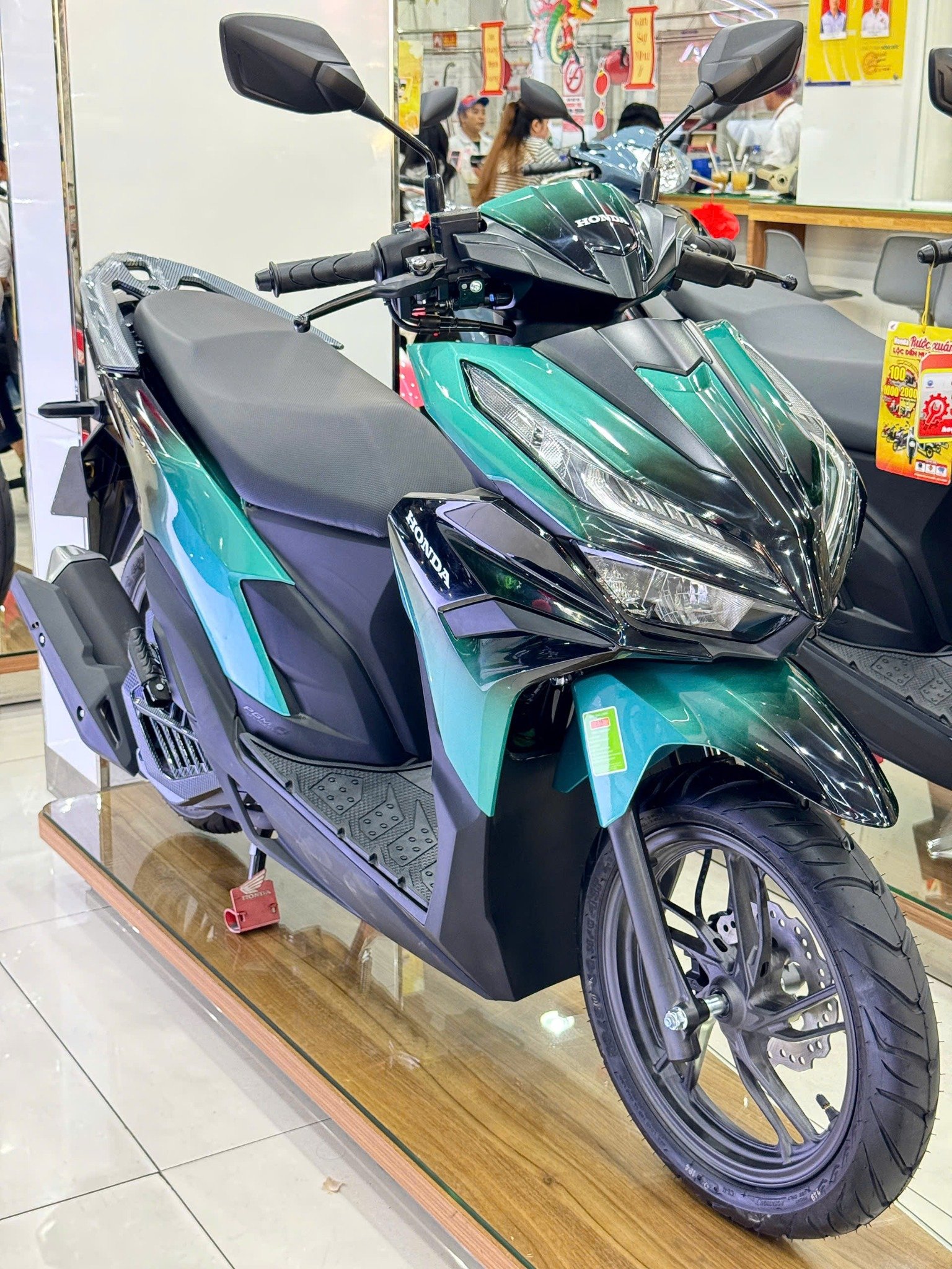 VARIO 125 XANH LOANG ĐEN